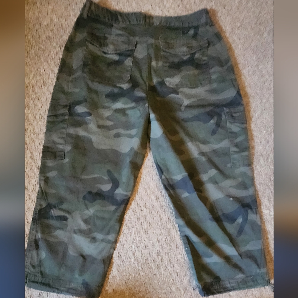 Womens capris - Picture 4 of 4